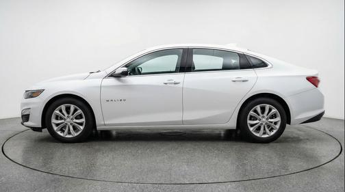 Summit White 2024 Chevrolet Malibu FWD 1LT