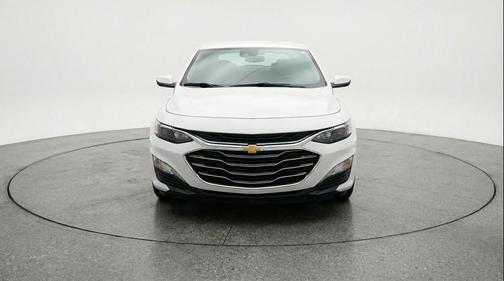 Summit White 2024 Chevrolet Malibu FWD 1LT