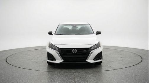 Glacier White 2025 Nissan Altima SV FWD