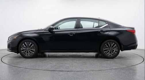 Super Black 2025 Nissan Altima SV FWD