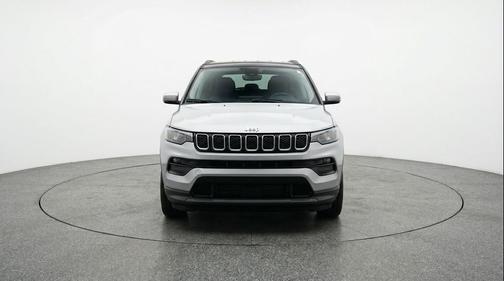 Silver Zynith Metallic Clearcoat 2025 Jeep Compass Limited