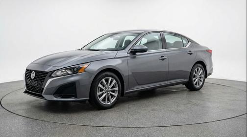 Gun Metallic 2025 Nissan Altima SV FWD