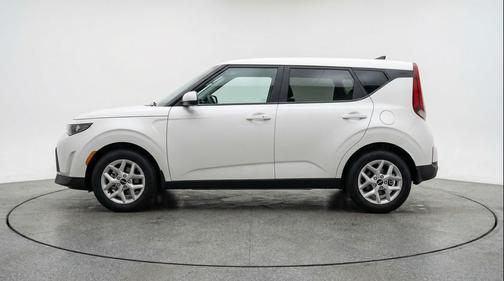Snow White Pearl 2025 Kia Soul LX