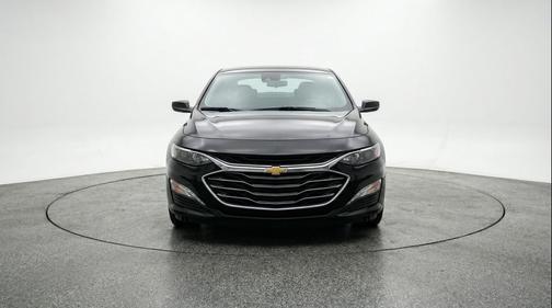 Mosaic Black Metallic 2024 Chevrolet Malibu FWD 1LT
