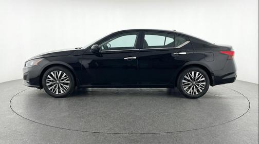 Super Black 2025 Nissan Altima SV FWD