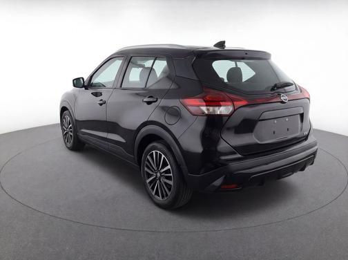 Super Black 2024 Nissan Kicks SV
