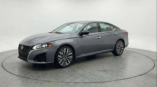 Gun Metallic 2025 Nissan Altima SV FWD