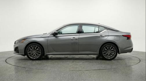 Gun Metallic 2025 Nissan Altima SV FWD