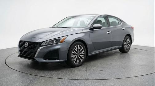 Gun Metallic 2025 Nissan Altima SV FWD