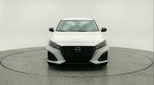 Glacier White 2025 Nissan Altima SV FWD