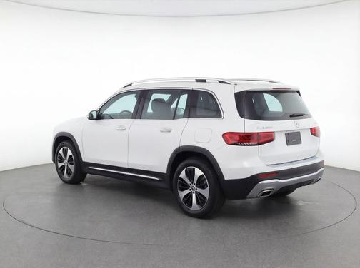 Polar White 2025 Mercedes-Benz GLB 250 4MATIC