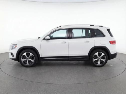 Polar White 2025 Mercedes-Benz GLB 250 4MATIC