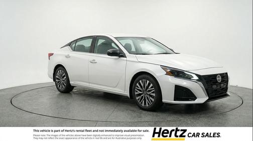 Pearl White Tricoat 2025 Nissan Altima SV FWD