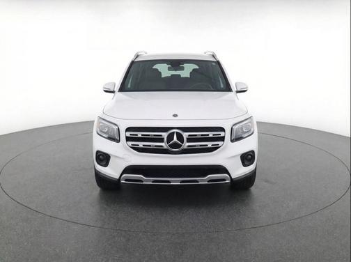 Polar White 2025 Mercedes-Benz GLB 250 4MATIC