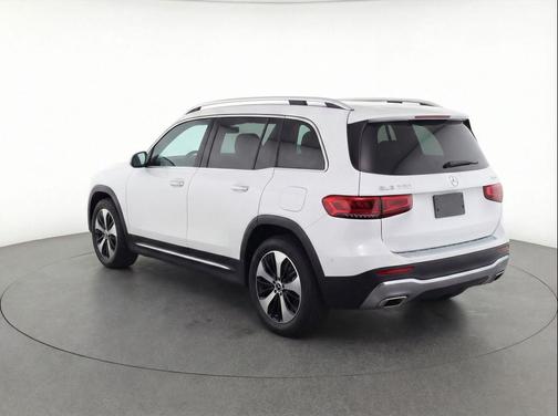 Polar White 2025 Mercedes-Benz GLB 250 4MATIC