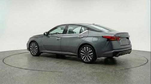 Gun Metallic 2025 Nissan Altima SV FWD