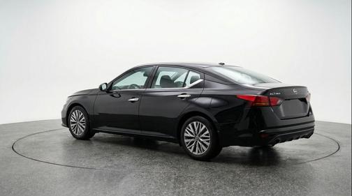 Super Black 2025 Nissan Altima SV FWD