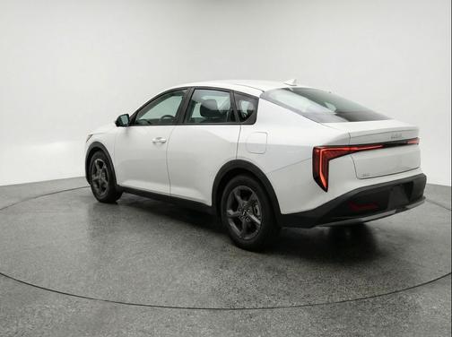 Snow White Pearl 2025 Kia K4 LXS