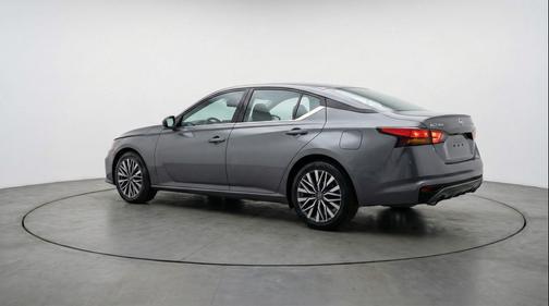 Gun Metallic 2025 Nissan Altima SV FWD