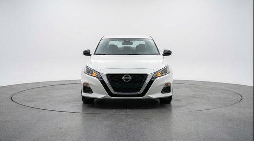 Glacier White 2025 Nissan Altima SV FWD