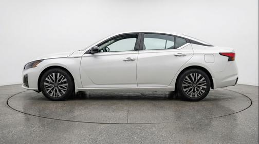 Glacier White 2025 Nissan Altima SV FWD