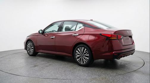 Garnet Pearl Metallic 2025 Nissan Altima SV FWD