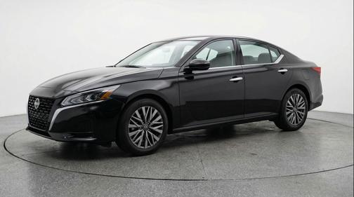 Super Black 2025 Nissan Altima SV FWD