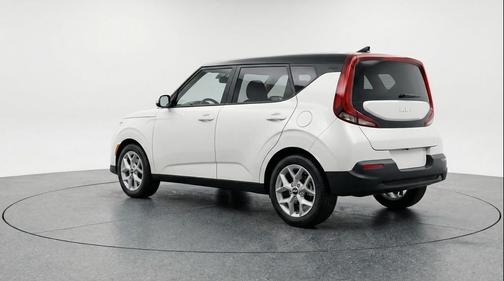 Snow White Pearl 2025 Kia Soul LX