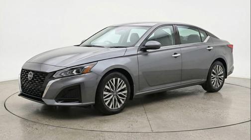 Gun Metallic 2025 Nissan Altima SV FWD