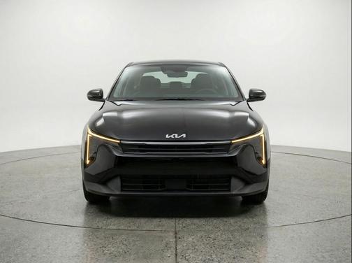 Aurora Black Pearl 2025 Kia K4 LXS