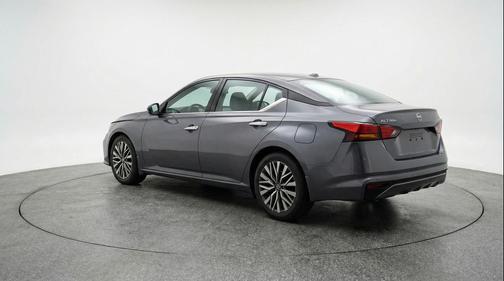 Gun Metallic 2025 Nissan Altima SV FWD