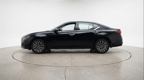 Super Black 2025 Nissan Altima SV FWD