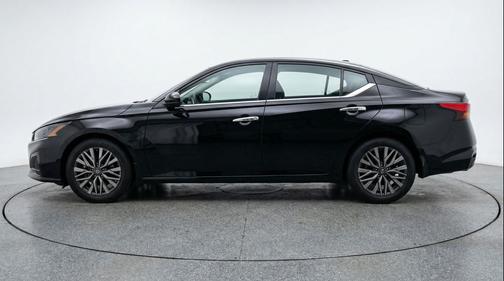 Super Black 2025 Nissan Altima SV FWD
