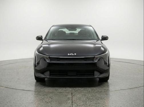 Aurora Black Pearl 2025 Kia K4 LXS