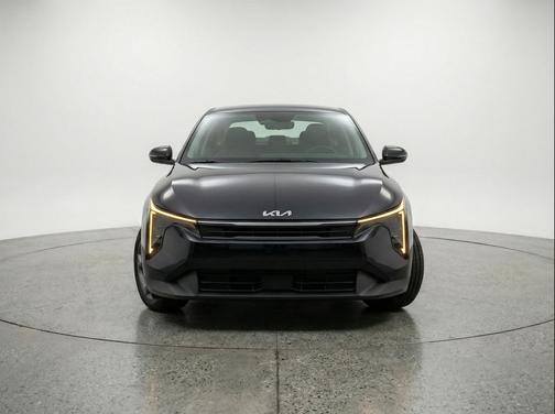 Aurora Black Pearl 2025 Kia K4 LXS