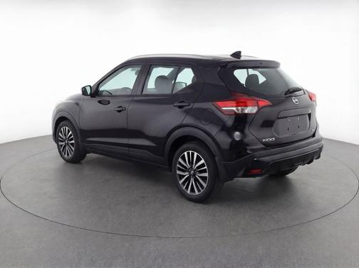 Super Black 2024 Nissan Kicks SV