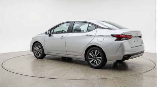 Brilliant Silver Metallic 2025 Nissan Versa 1.6 SV