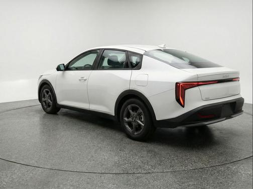 Snow White Pearl 2025 Kia K4 LXS
