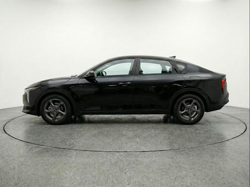 Aurora Black Pearl 2025 Kia K4 LXS