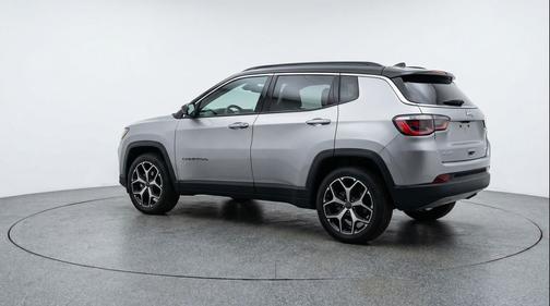 Silver Zynith Metallic Clearcoat 2025 Jeep Compass Limited