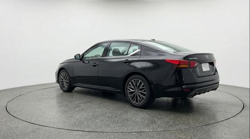 Super Black 2025 Nissan Altima SV FWD