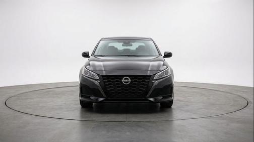 Super Black 2025 Nissan Altima SV FWD