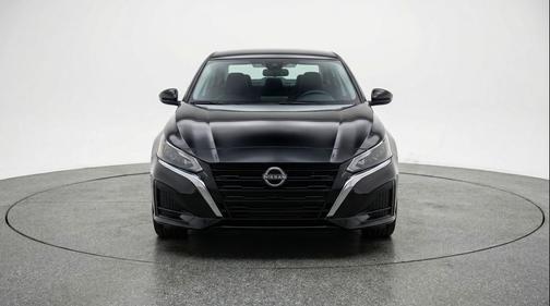 Super Black 2025 Nissan Altima SV FWD