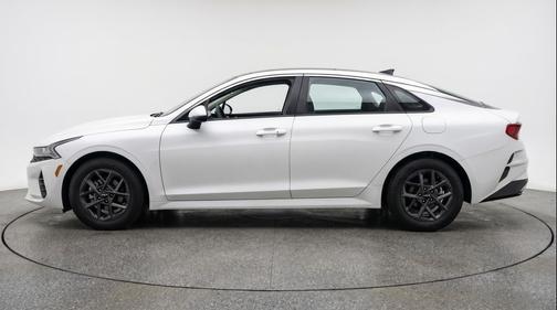 Snow White Pearl 2025 Kia K5 LXS