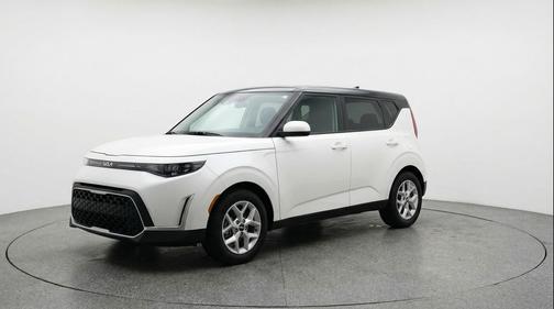 Snow White Pearl 2025 Kia Soul LX