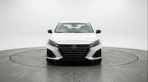 Glacier White 2025 Nissan Altima SV FWD