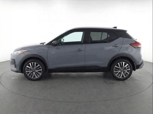 Boulder Gray Pearl 2024 Nissan Kicks SV