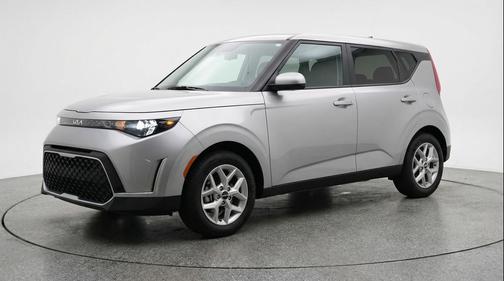 Gravity Gray 2025 Kia Soul LX