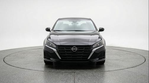 Super Black 2025 Nissan Altima SV FWD