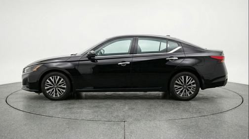Super Black 2025 Nissan Altima SV FWD